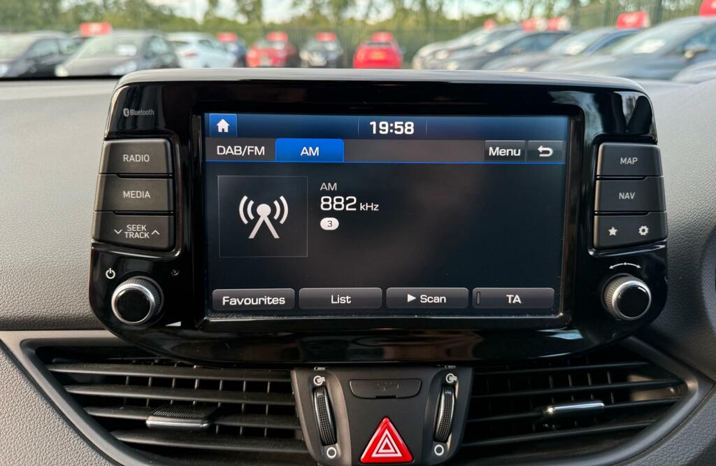 Hyundai I30 1.4L T-gdi Se Nav 139 Bhp Blue #38