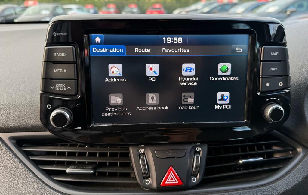Hyundai I30 1.4L T-gdi Se Nav 139 Bhp Blue #37