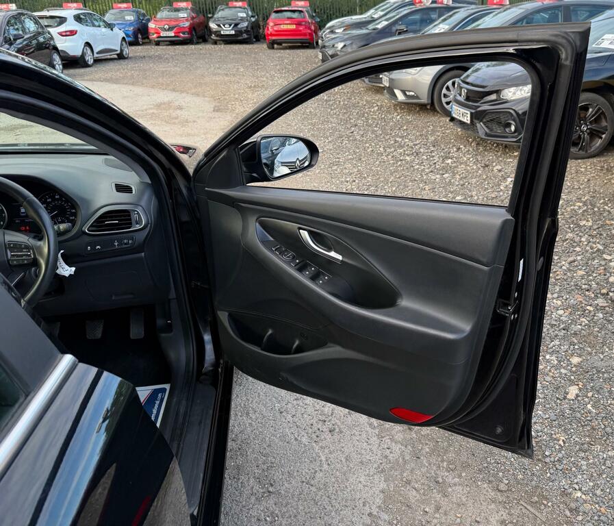 Hyundai I30 1.4L T-gdi Se Nav 139 Bhp Blue #32