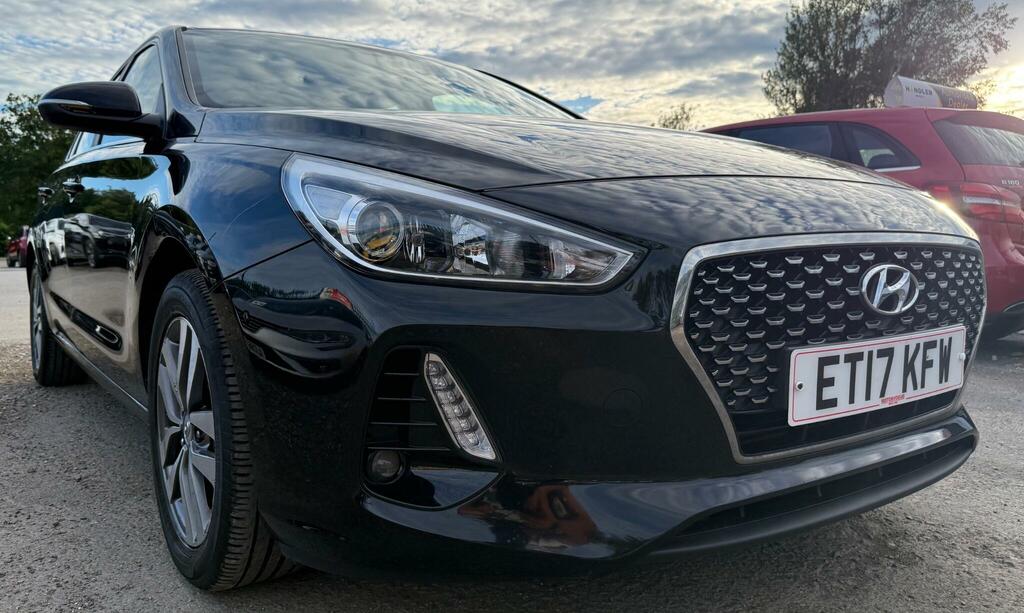 Hyundai I30 1.4 T-gdi Blue Drive Se Nav Euro 6 Ss Black