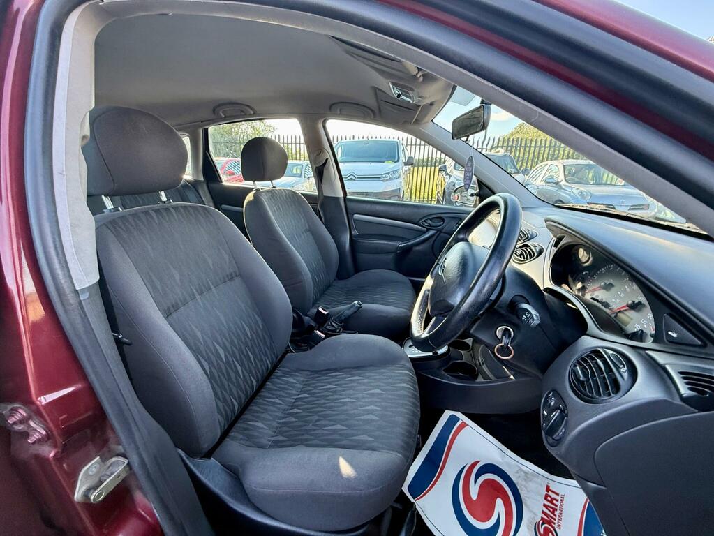 Ford Focus 1.8 Ghia Genuine 62000 Miles From New Silver #42