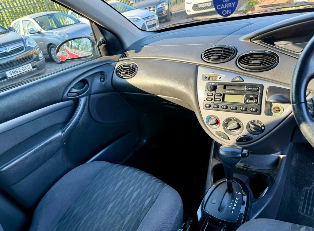 Ford Focus 1.8 Ghia Genuine 62000 Miles From New Silver #39