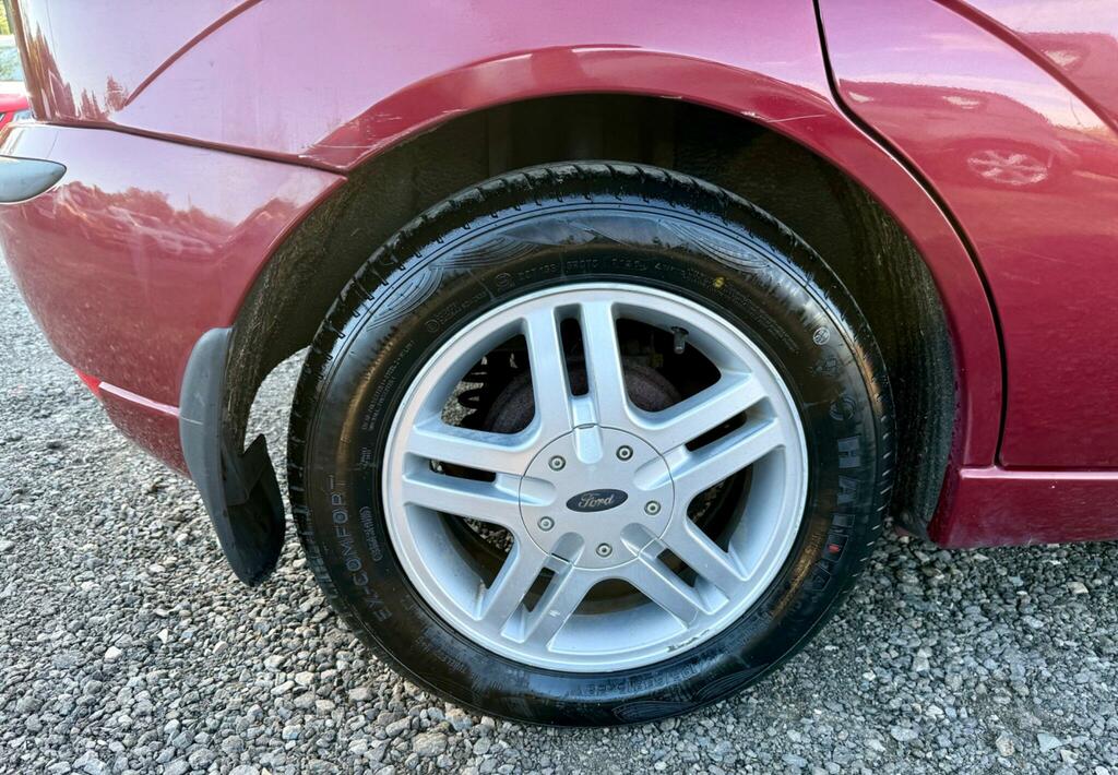 Ford Focus 1.8 Ghia Genuine 62000 Miles From New Silver #18