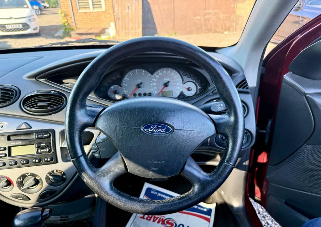 Ford Focus 1.8 Ghia Genuine 62000 Miles From New Silver #50