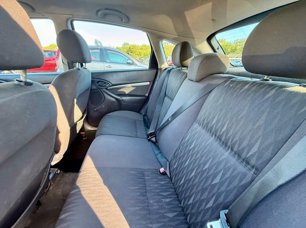 Ford Focus 1.8 Ghia Genuine 62000 Miles From New Silver #26