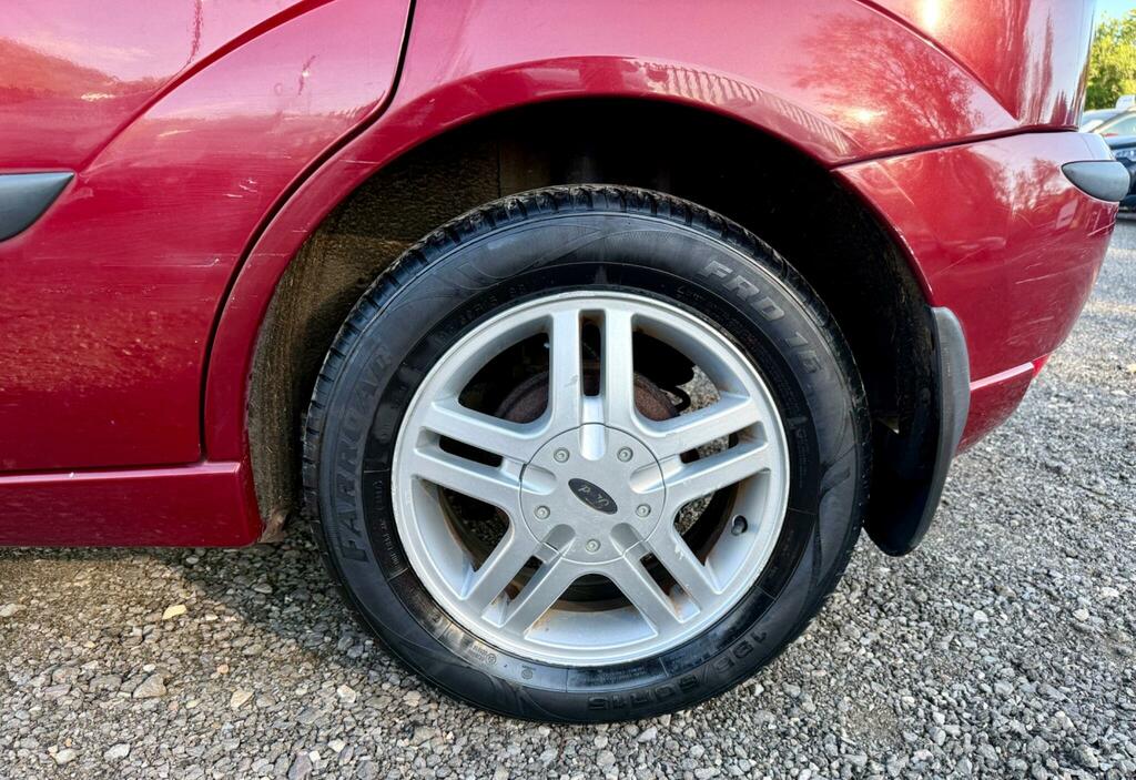 Ford Focus 1.8 Ghia Genuine 62000 Miles From New Silver #19