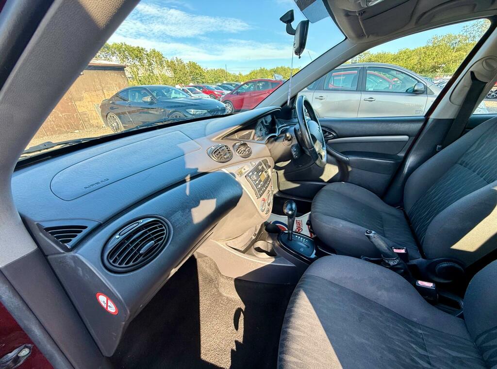 Ford Focus 1.8 Ghia Genuine 62000 Miles From New Silver #22