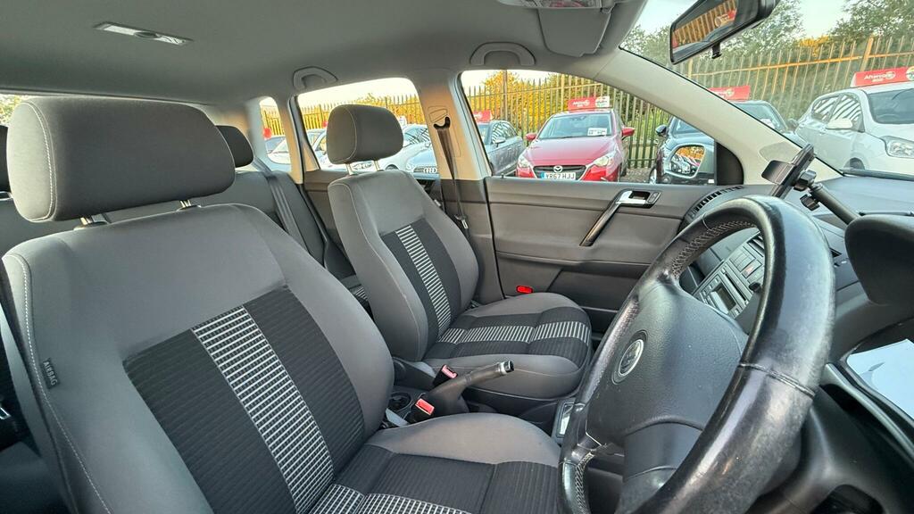 Volkswagen Polo Match 5-Door Silver #28