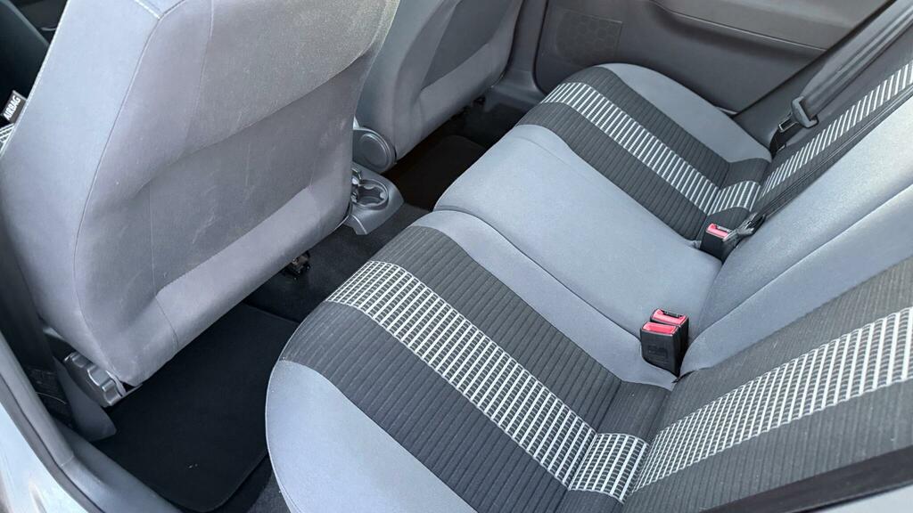 Volkswagen Polo Match 5-Door Silver #30
