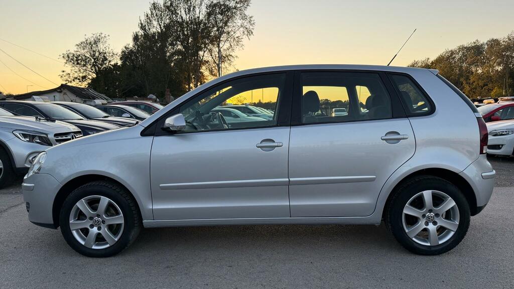 Volkswagen Polo Match 5-Door Silver #13