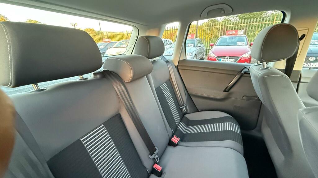 Volkswagen Polo Match 5-Door Silver #34