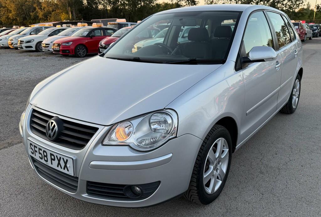 Volkswagen Polo Match 5-Door Silver #9