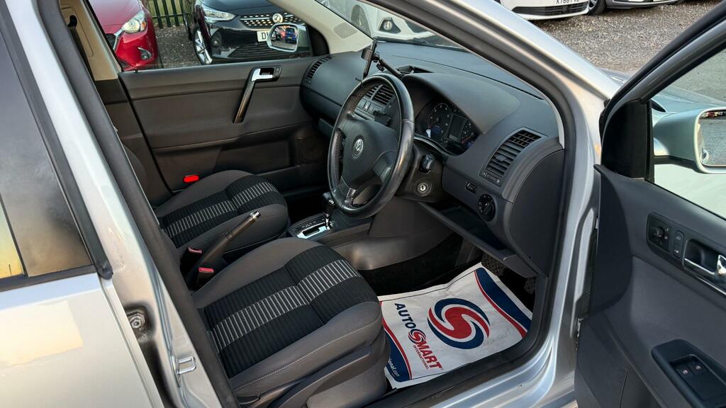 Volkswagen Polo Match 5-Door Silver #29