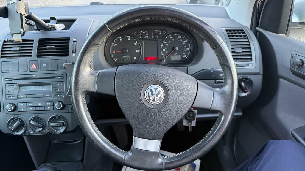 Volkswagen Polo Match 5-Door Silver #49