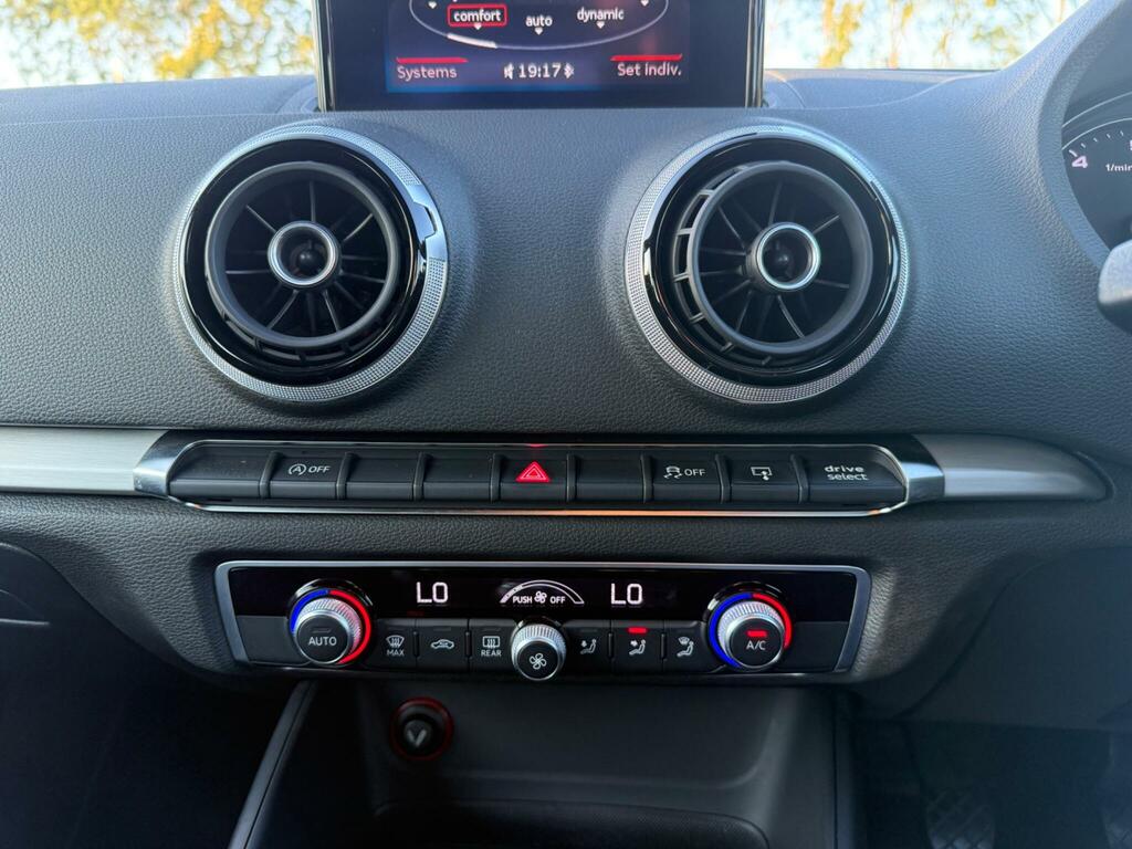 Audi A3 Audi A3 Sportback Sport 1.2 Tfsi 110 Ps S Tronic White #32
