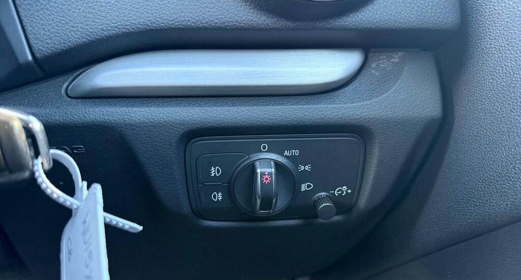Audi A3 Audi A3 Sportback Sport 1.2 Tfsi 110 Ps S Tronic White #31