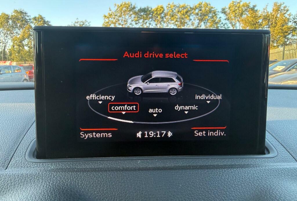 Audi A3 Audi A3 Sportback Sport 1.2 Tfsi 110 Ps S Tronic White #41