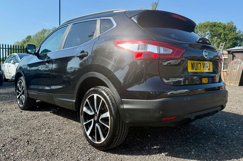 Nissan Qashqai Tekna Black #4