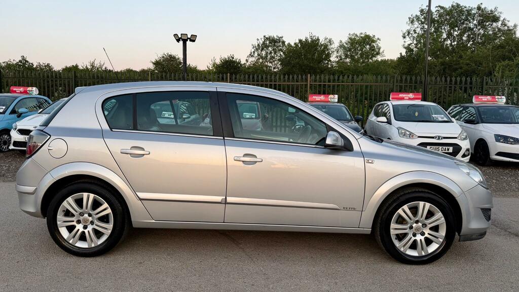 Vauxhall Astra Hatchback Blue #12