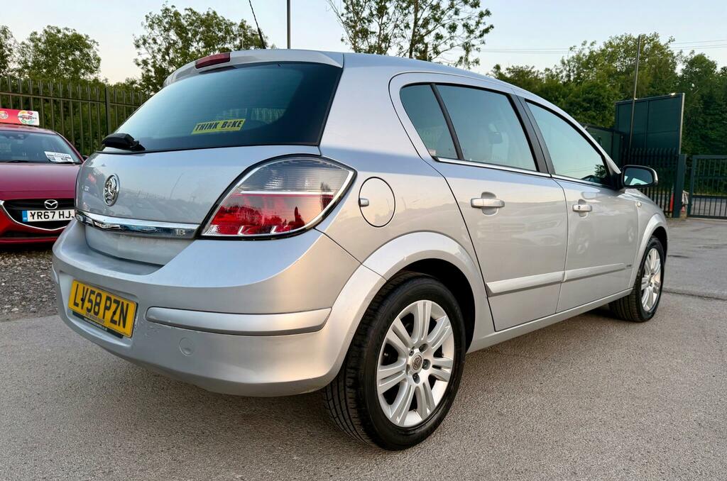 Vauxhall Astra Hatchback Blue #14