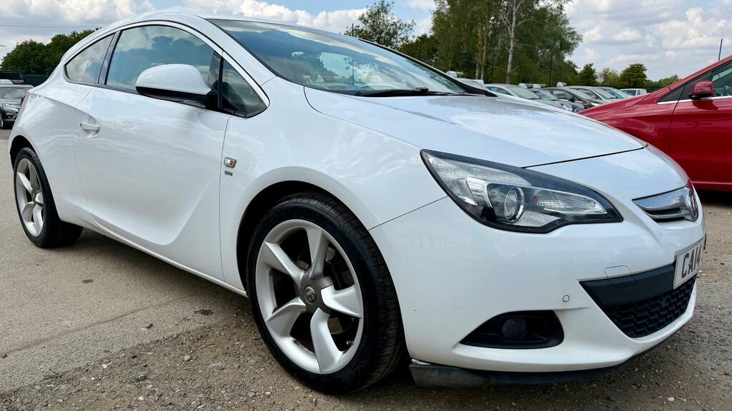 Vauxhall Astra GTC Sri White #5
