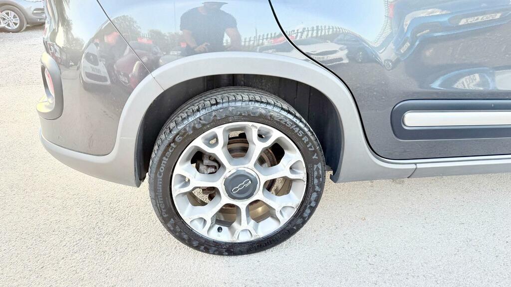 Fiat 500L Lounge Red #32