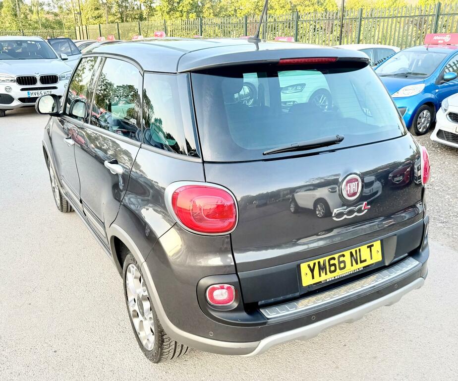 Fiat 500L Lounge Red #9