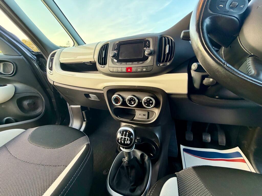 Fiat 500L Lounge Red #17