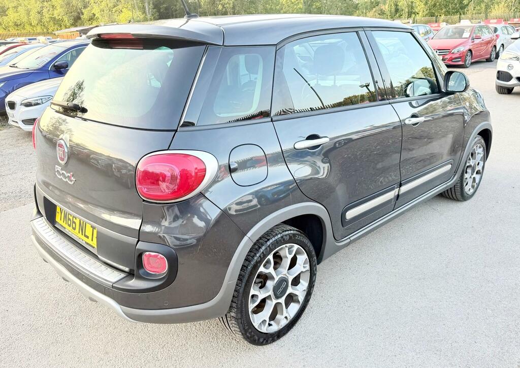 Fiat 500L Lounge Red #16