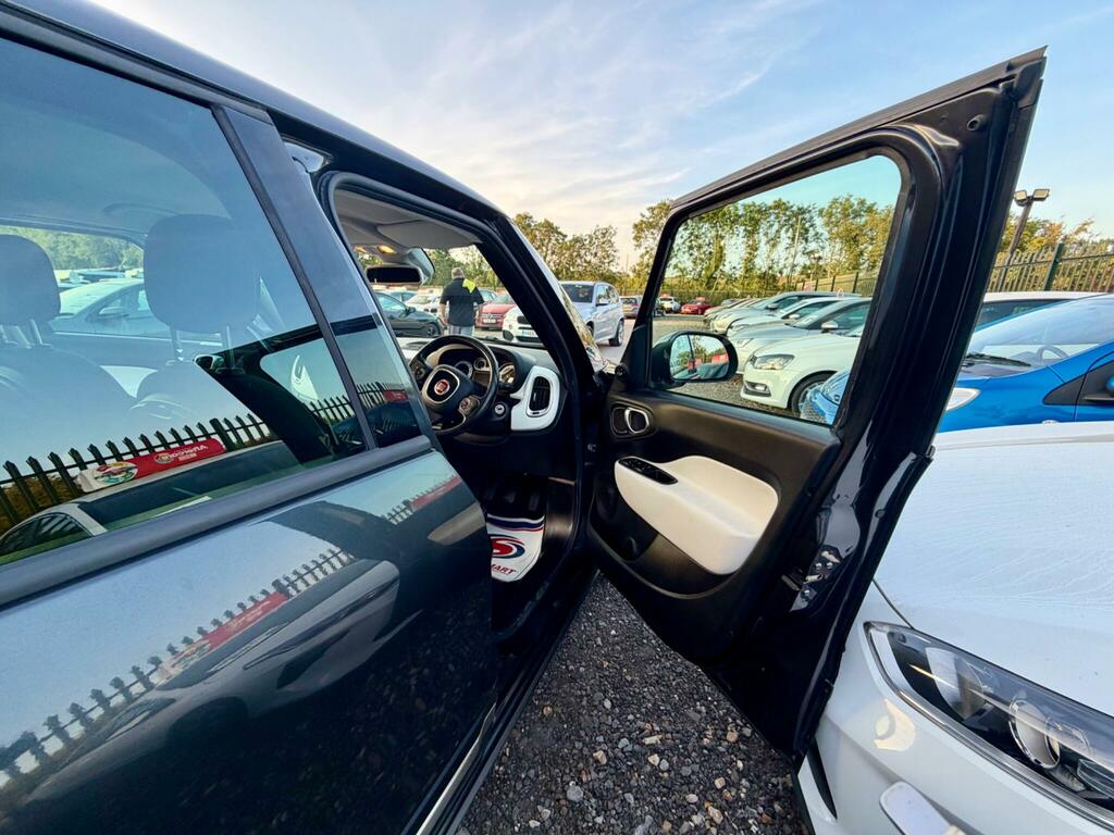 Fiat 500L Lounge Red #31