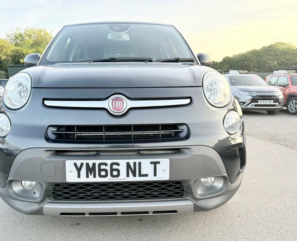 Fiat 500L Lounge Red #7