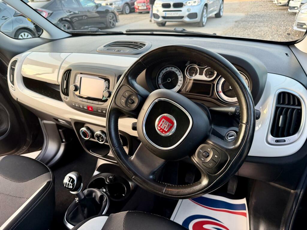 Fiat 500L Lounge Red #18