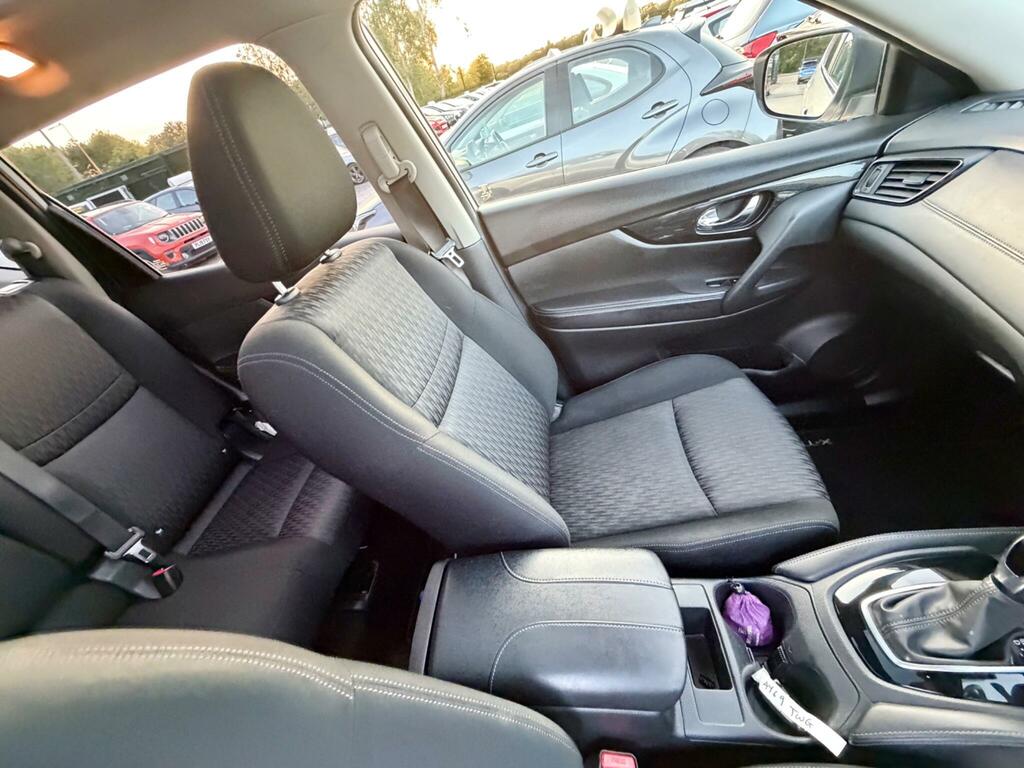 Nissan X-Trail Tekna Silver #47