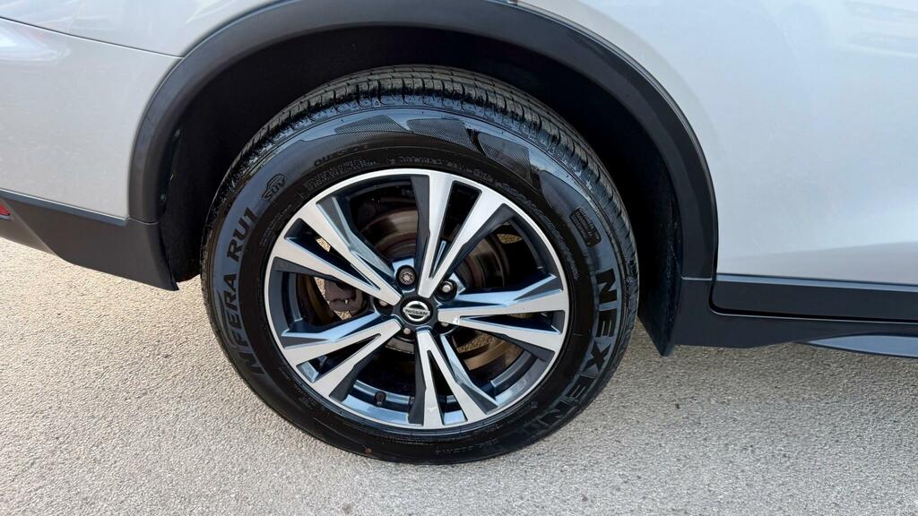 Nissan X-Trail Tekna Silver #32