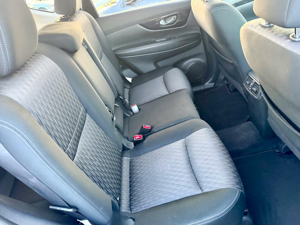 Nissan X-Trail Tekna Silver #25