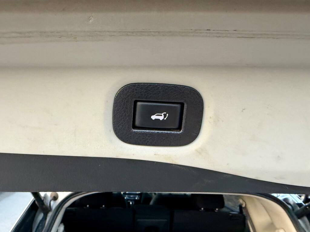 Nissan X-Trail Tekna Silver #27