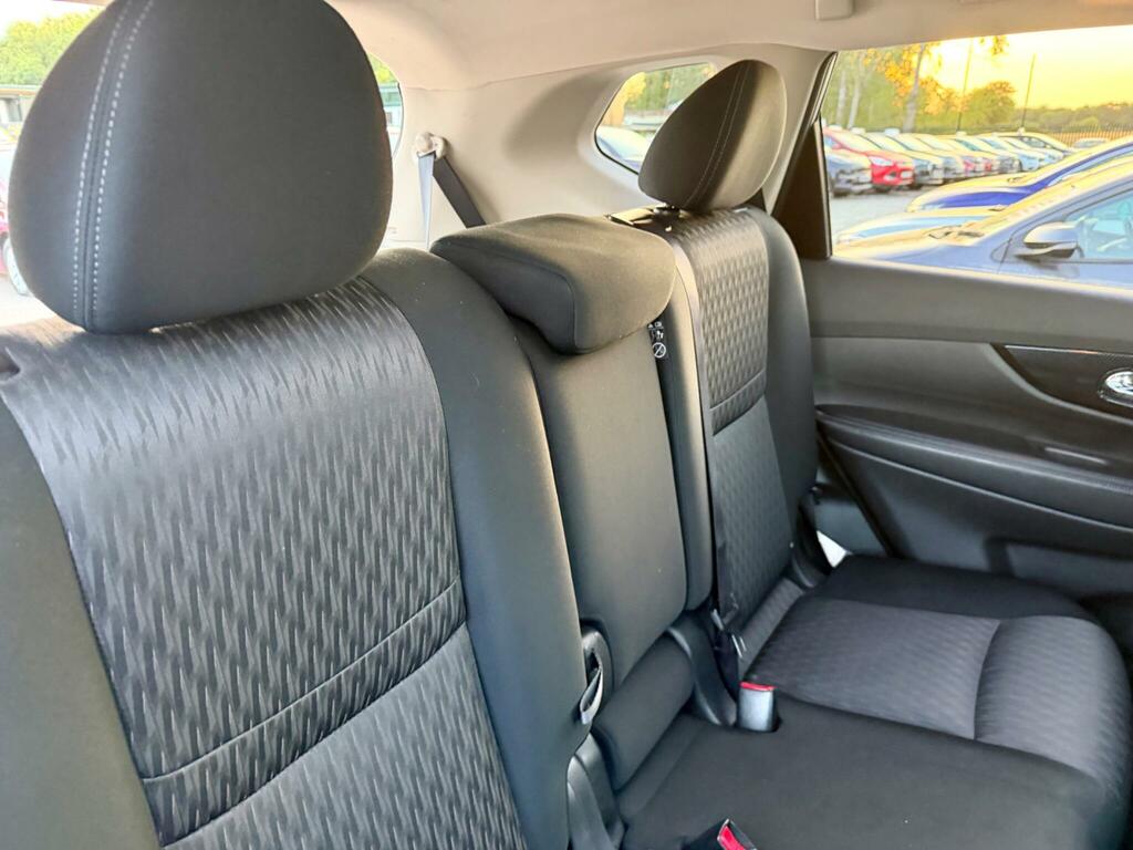 Nissan X-Trail Tekna Silver #24