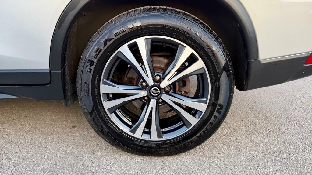 Nissan X-Trail Tekna Silver #35