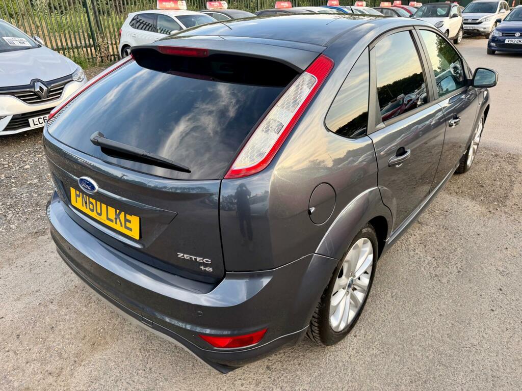 Ford Focus Zetec 5-Door Silver #13