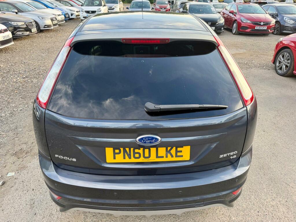 Ford Focus Zetec 5-Door Silver #12