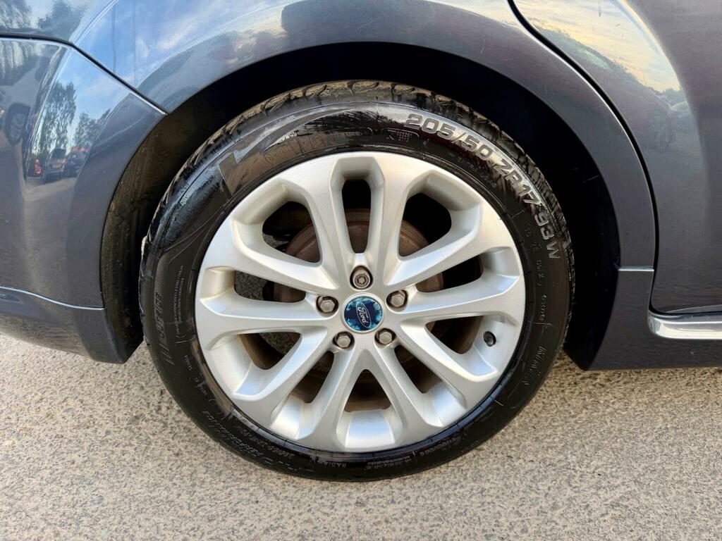 Ford Focus Zetec 5-Door Silver #31