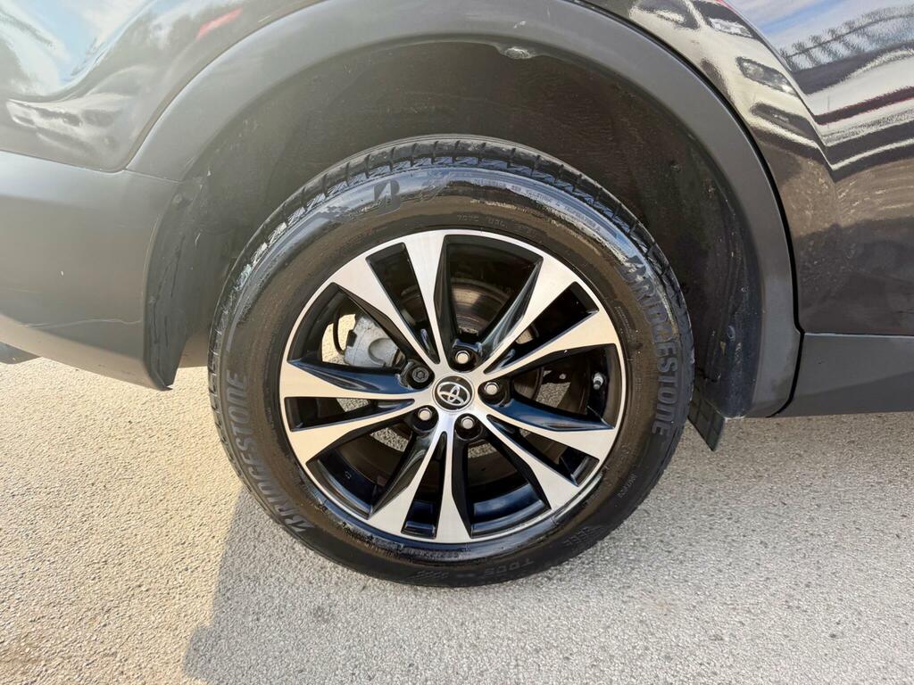 Toyota Rav 4 2L Invincible Grey #33
