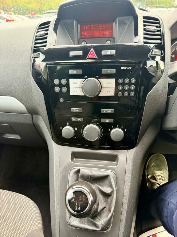 Vauxhall Zafira Exclusiv Grey #40