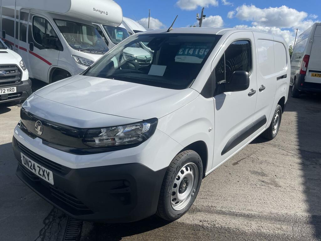 Vauxhall Combo 1.5 Turbo D 2300 Prime XL Crew Van Double Cab 6Dr DN24ZXY White #2