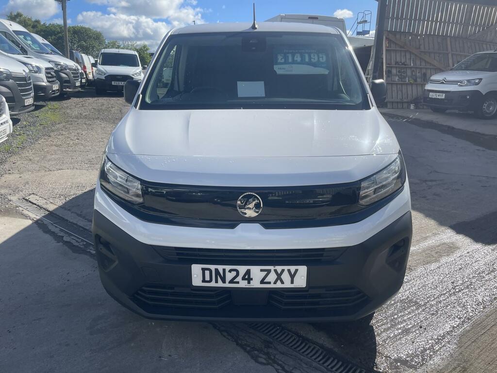 Vauxhall Combo 1.5 Turbo D 2300 Prime XL Crew Van Double Cab 6Dr White