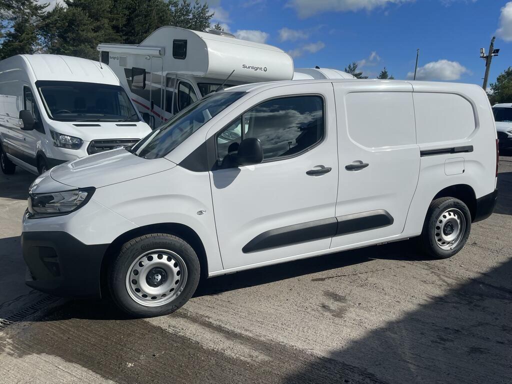 Vauxhall Combo 1.5 Turbo D 2300 Prime XL Crew Van Double Cab 6Dr DN24ZXY White #3