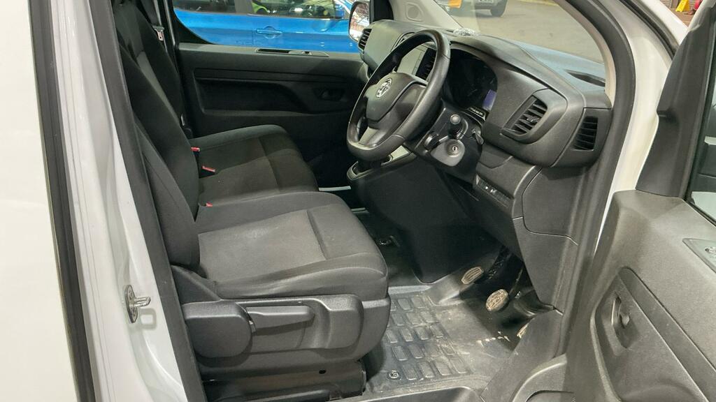 Vauxhall Vivaro Pro White #5