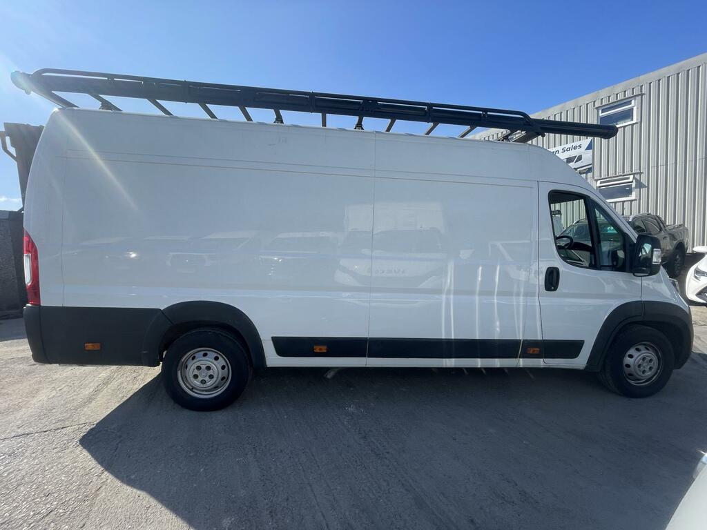 Peugeot Boxer 2.2 Bluehdi 435 Professional Panel Van FY21XVW White #4