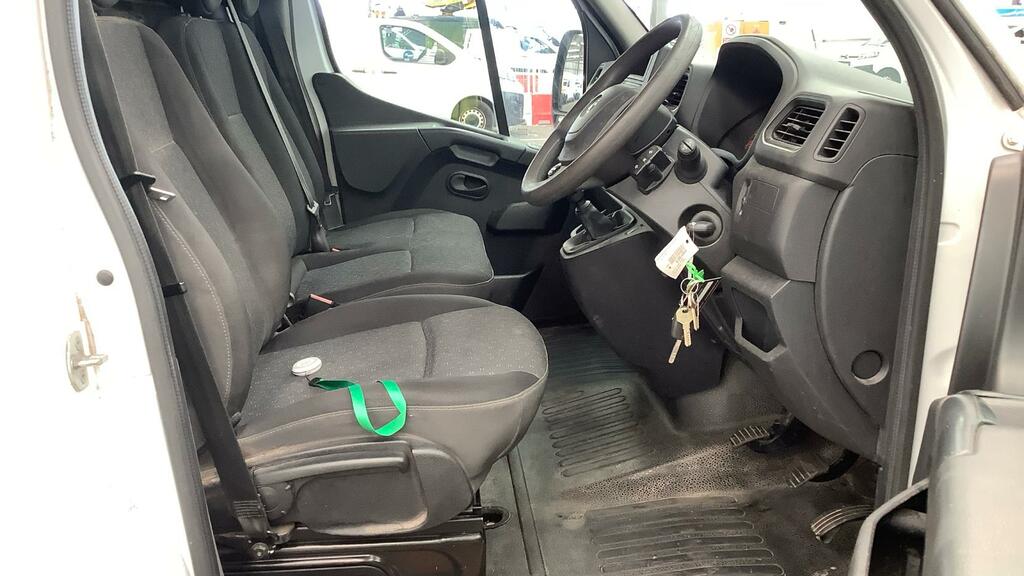 Vauxhall Movano Edition White #5