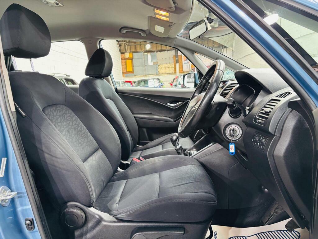 Hyundai Ix20 1.4 Classic Hatchback Euro 5 90 Silver #11